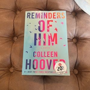 NYT Best Seller by Colleen Hoover ‘Reminders of Him’